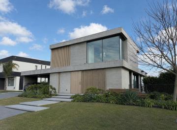 Casa · 283m² · 6 Ambientes · Casa en Venta Terralagos Ezeiza a La Laguna