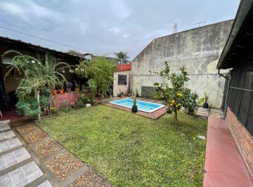 Casa · 4 Ambientes · 2 Cocheras · Venta Casa 4 Ambientes con Cochera Quincho y Patio con Pileta