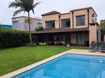 Casa · 194m² · 5 Ambientes · 5 Cocheras · Venta Casa en El Atardecer, Tigre, 5 Ambientes, Jardín y Pileta