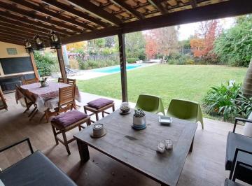 Casa · 194m² · 5 Ambientes · 5 Cocheras · Venta Casa en El Atardecer, Tigre, 5 Ambientes, Jardín y Pileta