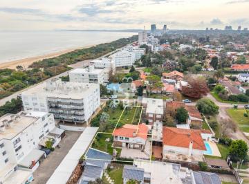 Foto1 · Venta Casa 3 Dorm. Playa Mansa, Punta del Este - Ref: Pbi15901