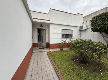 Casa · 120m² · 3 Ambientes · 1 Cochera · Casa 3 Ambientes con Cochera y Patio en Wilde