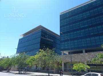 Oficina comercial · 167m² · 4 Ambientes · Oficina Premium - Totalmente Amoblada - Parcking - Seguridad 24 Hs.