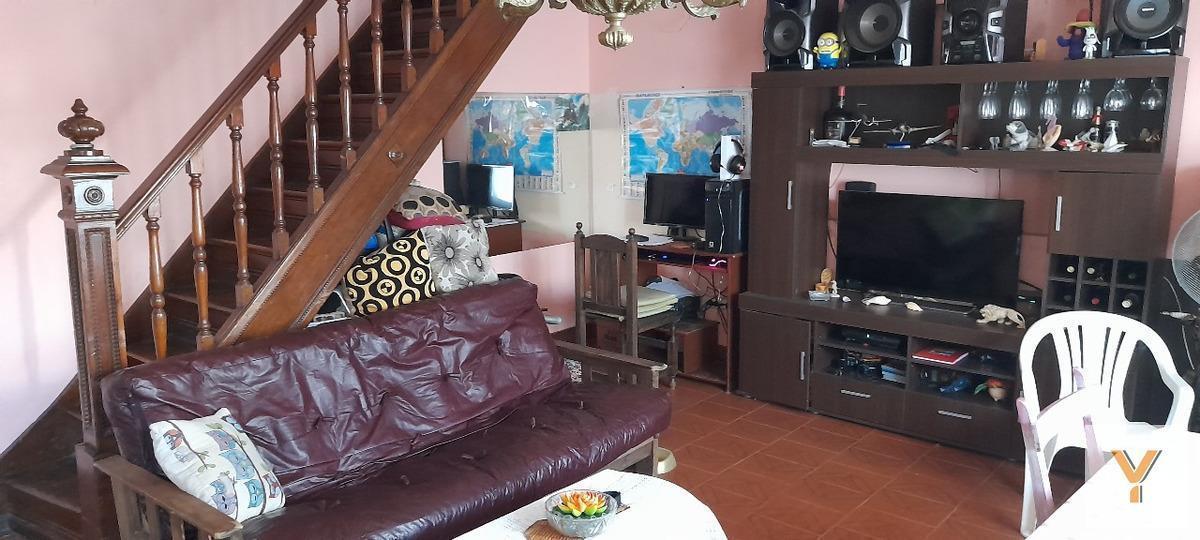 Casa 5 dorm, 120m² con cochera para 2 autos — José Manuel Zacagnini