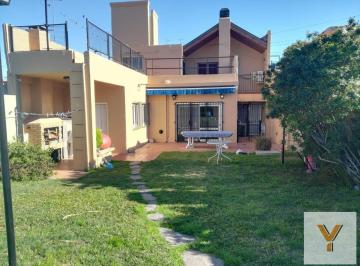Casa · 85m² · 3 Ambientes · 1 Cochera · Casa en Venta - 2 Dorm. 1 Baño - 85 m² - Bernal