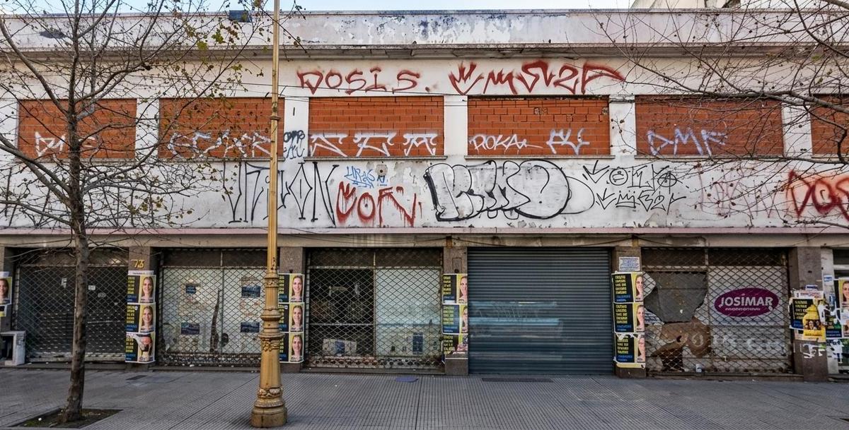 Av. Montes de Oca al 1100, Barracas, Capital Federal