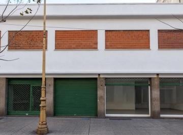 Terreno · 5447m² · Av Montes de Oca Al 1100 Terreno con Salida a 2 Calles, Ideal Emprendimiento!