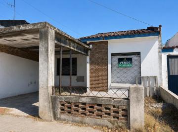 Casa · 130m² · 3 Ambientes · 1 Cochera · Casa a Reciclar en Barrio Belgrano
