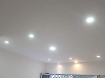 Local comercial , Avellaneda · Hermoso Local Todo Refaccionado, Iluminación Completa de 5 m X 7 m Baño. Excelente Estado