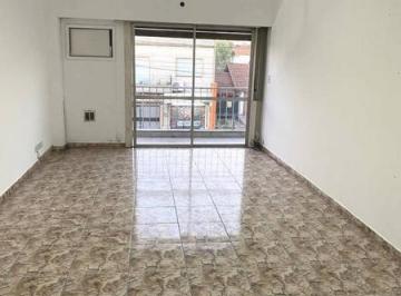 Departamento · 70m² · 3 Ambientes · Amplio Semipiso 3 Amb con Patio y Balcon Ramos Mejia