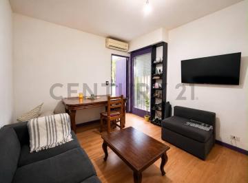 Departamento · 44m² · 2 Ambientes · Departamento 2 Ambientes con Patio, Excelente Ubicación Sobre Av Perón.