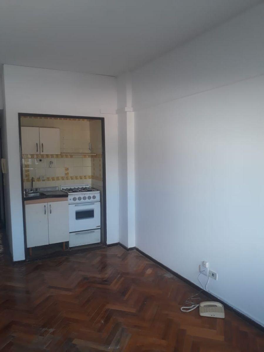 Avenida Juan Bautista Alberdi 160