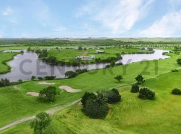 Terreno · 2527m² · Invertí en Calidad de Vida Carmelo Golf Lotes de 2500 a 3800 m² Desde Usd 17.900