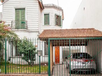 Casa · 250m² · 6 Ambientes · 4 Cocheras · Venta Casa Sobre Lote de 360 m² con 4 Cocheras en Lanus