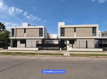 nueva.png · Casa en Alquiler Valle Escondido, 3 Dorm., 3 Baños + Galeria C/ Asador y Cochera.