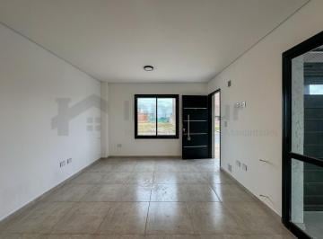 Casa · 70m² · 2 Dormitorios · 1 Cochera · Dúplex en Venta 2 Dorm Cuestas de Manantiales