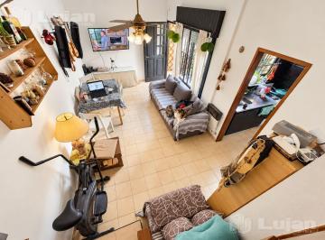 PH · 32m² · 2 Ambientes · PH Liniers 2 Amb con Patio, Lavadero y Balcon Aterrazado.
