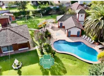 Casa · 280m² · 5 Ambientes · 1 Cochera · Venta Casa Barrio El Trebol 2550 m² Quincho Cerrado Piscina Sum