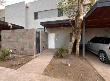 Casa · 199m² · 8 Ambientes · 2 Cocheras · Housing Pueblo Alto, Alquiler Tres Dorm., Villa Belgrano, Córdoba