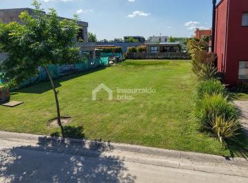 Terreno · 400m² · Se Vende Lote en Barrio Náutico Vila Marina 1 con Amarra!