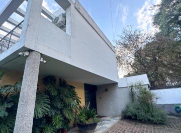 Casa · 181m² · 5 Ambientes · 2 Cocheras · Casa en Alquiler 5 Ambientes Acassuso