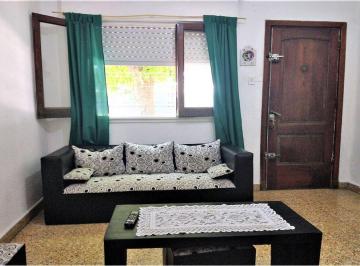 Casa · 145m² · 3 Ambientes · Alquiler Casa 3 Amb, Cochera y Parque, F Varela