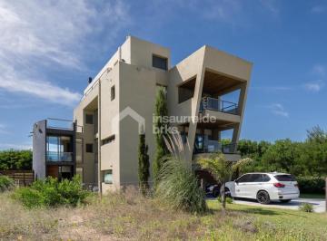 Casa · 325m² · 6 Ambientes · 1 Cochera · Casa 6 Ambientes en Venta en Golf 1, Costa Esmeralda, Costa Atlántica. 3 Plantas!