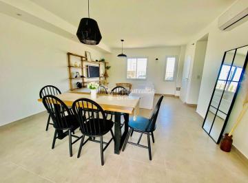 Casa · 104m² · 4 Ambientes · 2 Cocheras · Dúplex a Estrenar en Barrio Cerrado, 3 Dorm. y Escritorio! con Hermoso Jardín!