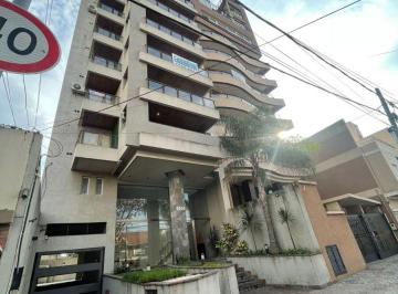 Departamento de 2 ambientes, Lanús · 2 Amb C/ Cochera - Ubicación Inmejorable!