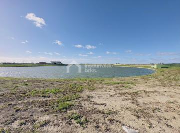 Terreno · 992m² · Vendo Lote Al Agua Orientación Norte! Barrio Puentes, Nordelta! Gran Espejo de Agua, Financiación.