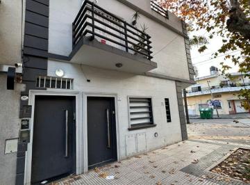 PH de 1 ambiente, Mataderos · PH 1 Amb Fte E/indep Patio
