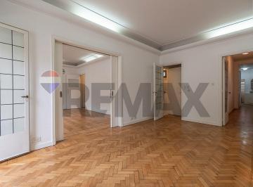 Departamento · 156m² · 5 Ambientes · Venta Depto Piso de Categoria 5 Amb 171 m² Almagro