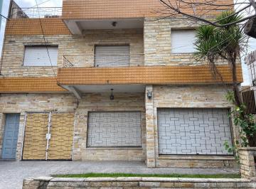 Departamento · 150m² · 4 Ambientes · Departamento Amplio en Primer Piso con Excelente Ubicación