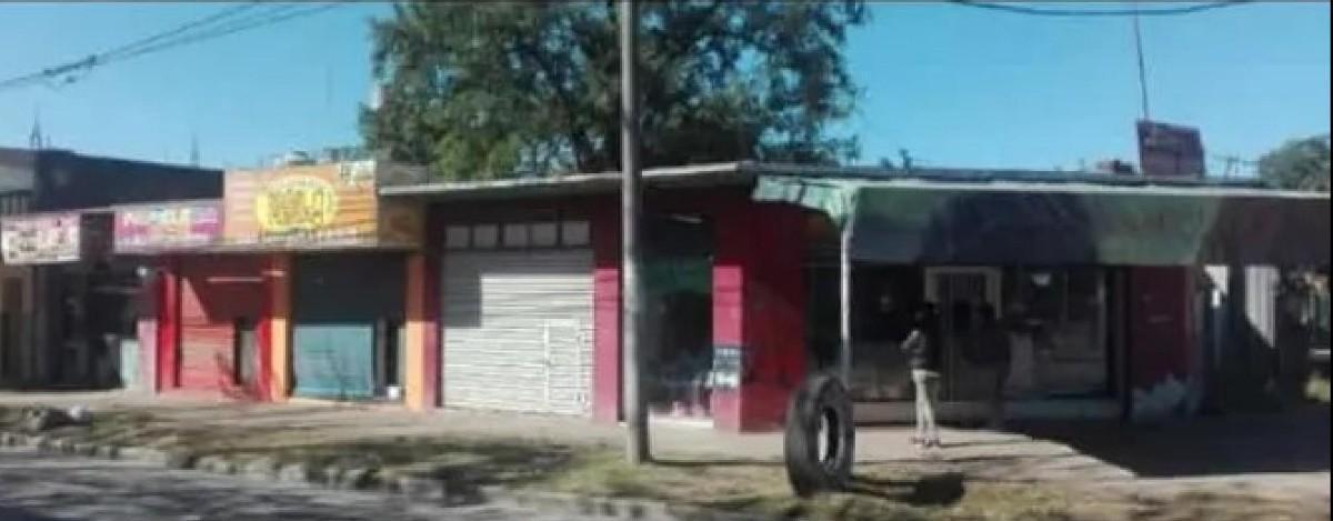 25 de Mayo y Mosconi,  Merlo, GBA Oeste