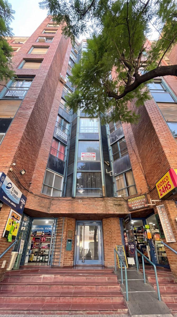 Avenida J. M. de Pueyrredón 250