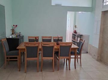 PH en Venta de 3 ambientes  · Venta PH con Patio y Terraza en Parque Avellaneda