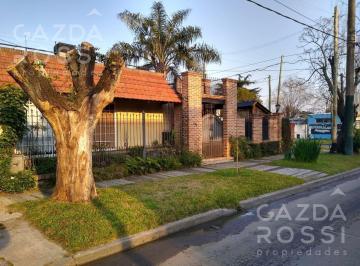 Casa · 114m² · 4 Ambientes · 1 Cochera · Casa en Temperley