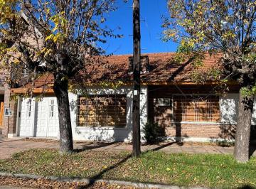 PH · 80m² · 3 Ambientes · 1 Cochera · Casa Tipo P. H de 3 Ambientes en Castelar