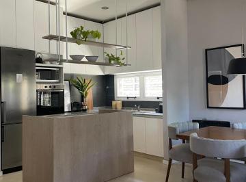Casa · 64m² · 3 Ambientes · 1 Cochera · Casa de Diseño en Hurlingham