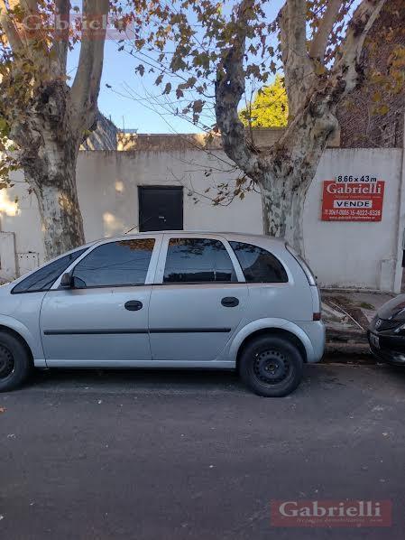 Dr. Ricardo Balbin al 400,  Lanús Oeste, Lanús