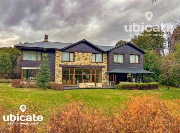 Casa · 488m² · 9 Ambientes · 2 Cocheras · Casa de 5 Suites en Arelauquen Golf & Country Club