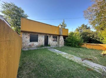 Casa de 4 ambientes, La Plata · Venta de Casa en Calle 600 E 9 y 11 - Villa Elvira
