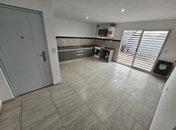 Departamento · 45m² · 2 Ambientes · Departamento de 2 Amb. Cmplios con Amplio Patio