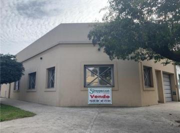 Casa · 146m² · 4 Ambientes · 3 Cocheras · Ramos Mejia Venta Casa 4 Amb S/lote Propio
