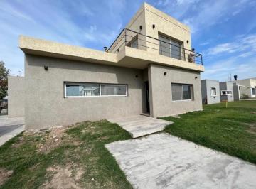 Casa · 170m² · 4 Ambientes · 2 Cocheras · Nuevo Precio Guernica Barrio Horizontes Al Sur Casa a Estrenar 4 Ambientes