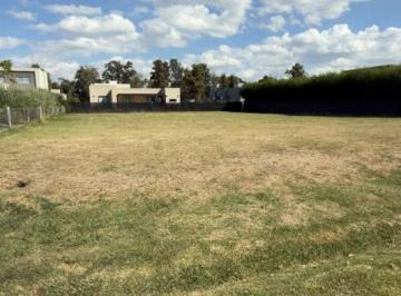 Terreno · 884m² · Terreno / Lote en Venta de 884 m² Ubicado en Francisco Alvarez