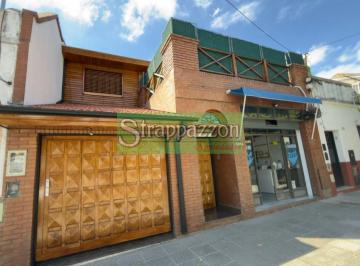 Casa · 200m² · 5 Ambientes · 1 Cochera · Casa en Venta C/ Cochera en Villa Lugano