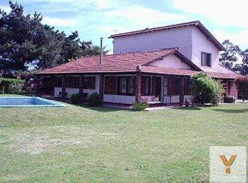 Casa · 280m² · 4 Ambientes · Casa en Venta - 3 Dorm. 2 Baños - Miramar