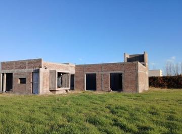 Terreno · 2000m² · 4 Ambientes · Casa en Obra Gruesa en Las Paredes
