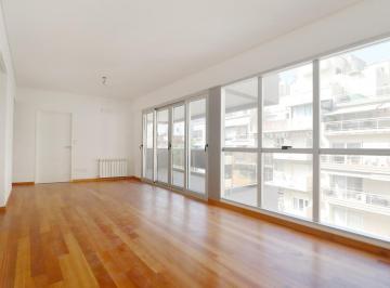 Departamento · 211m² · 4 Ambientes · 1 Cochera · 1° Piso - 211 m² Totales - 4 Amb C/patio